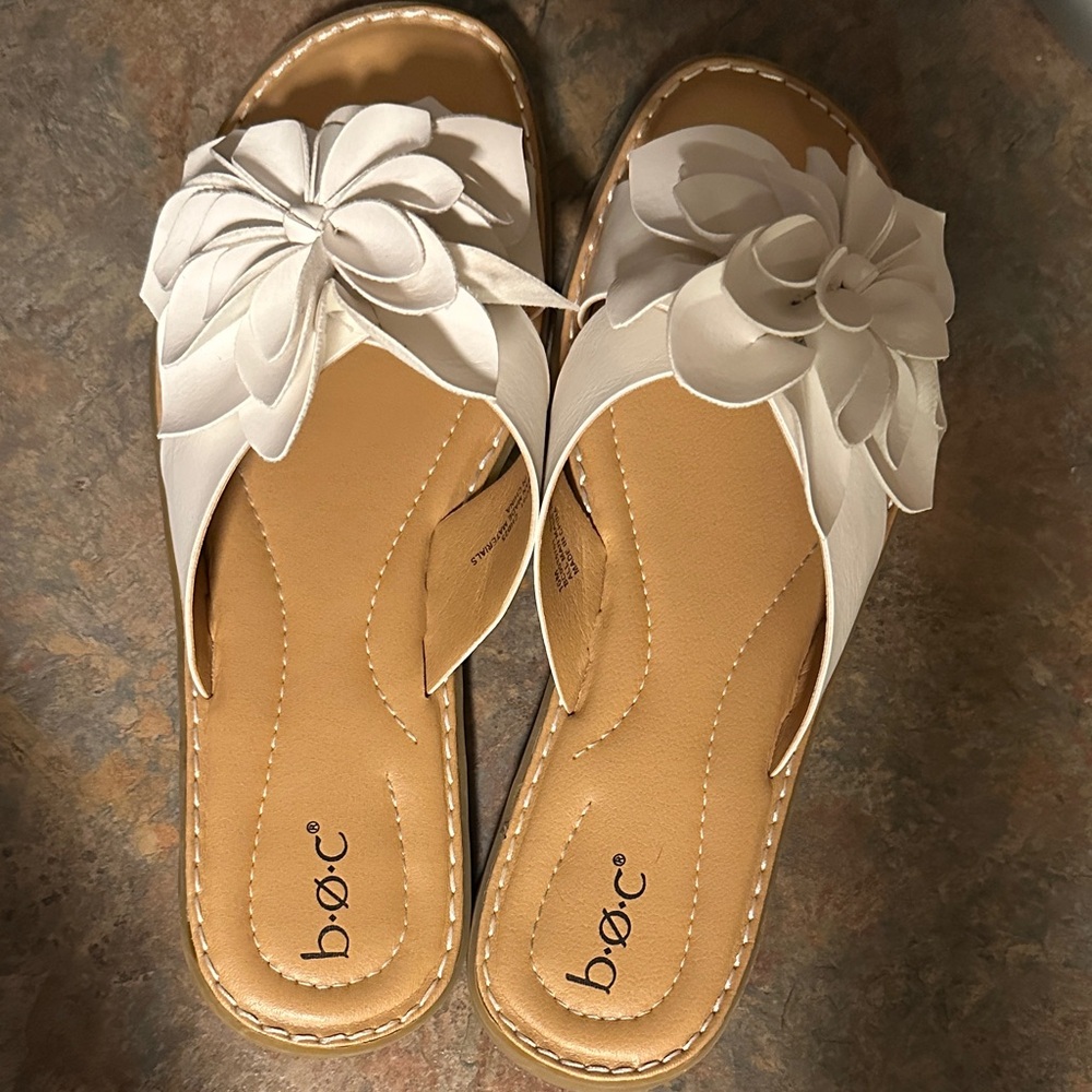 b.o.c White Floral Sandals